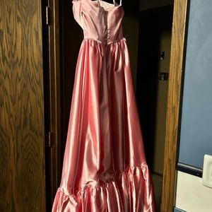 Adorable pink prom dress size 2